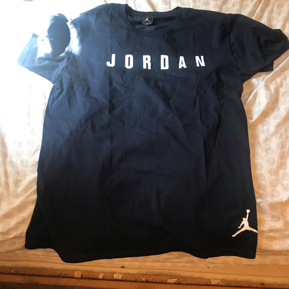 Jordan 3xl but fits more like a 2xl